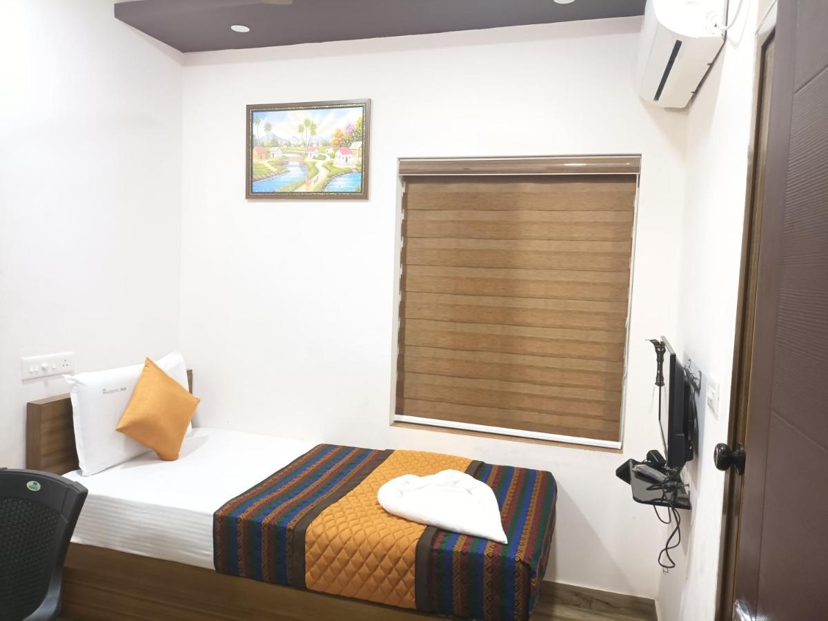 Majestic Inn Thiruvananthapuram Exterior foto